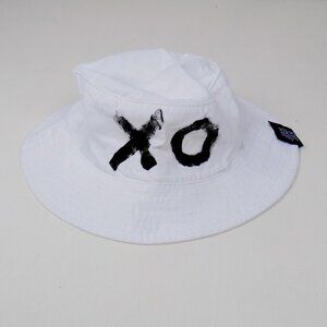 XO white bucket hat hand painted